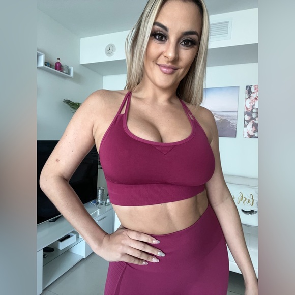 Workout leggings set top and red pants - Picture 10 of 10